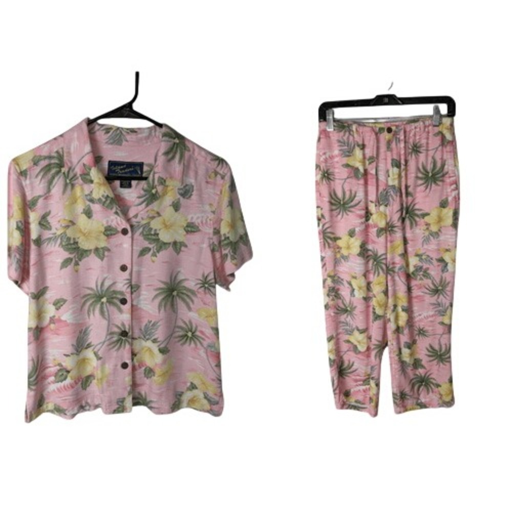 Island Traders All Rayon 2 pc set Short Sleeve Button up Shirt Sz M and Capris S